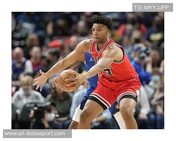 次节未得分三分火力全开半场表现抢眼拿下15分4板3助 次节未得分三分火力全开半场表现抢眼拿下15分4板3助