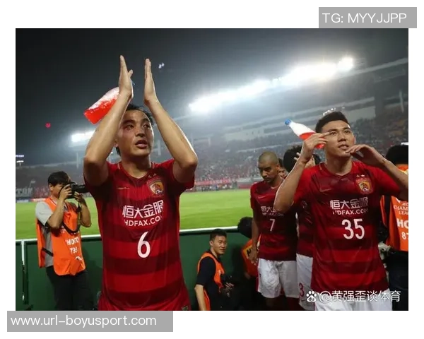 旧将重返赛场的艰辛历程与对足球的无尽热爱 旧将重返赛场的艰辛历程与对足球的无尽热爱